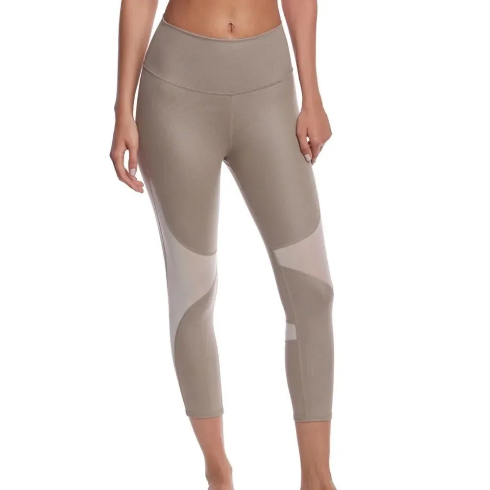 Alo Yoga Coast Capri Leggings Mesh Gray Women’s Small Cropped Athleticwear